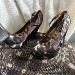 Sam Edelman Quinn Leopard Print Satin Platform Wedges Heels Ankle Straps 9 1/2 M